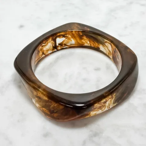 Bruine bangle armband