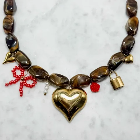 Bruine bedelketting