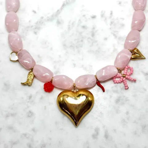 Roze bedelketting