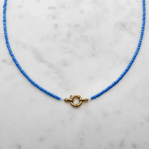 Blauwe kralen ketting